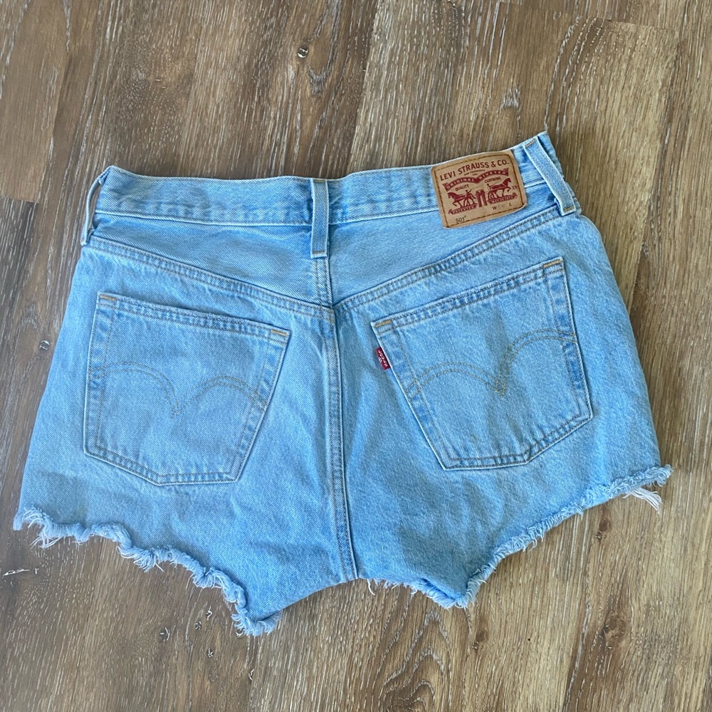 Levi’s 501 Mid rise/ high shorts